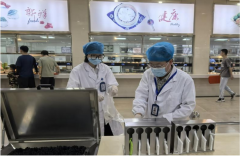 <b>加强对肉类、水产、豆成品等易腐食材储存前提</b>